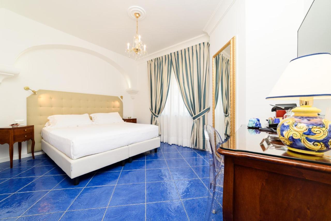 La Casa Di Paolo Casa Di Charme Hotel Marina di Camerota Luaran gambar